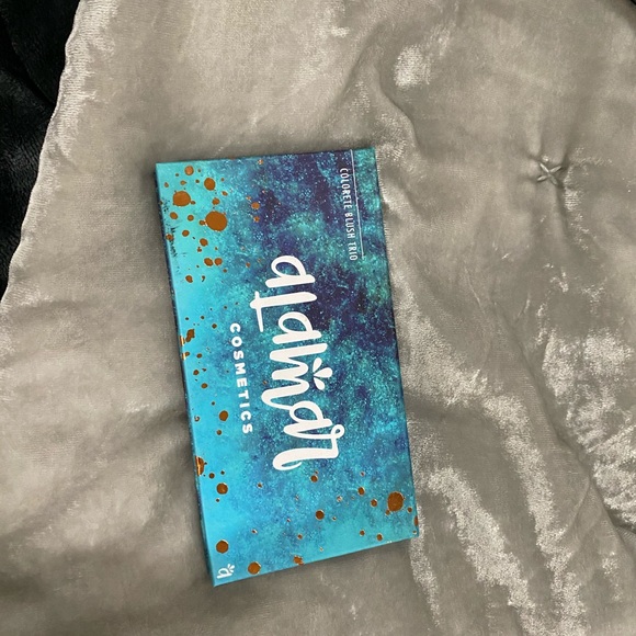 Makeup bundle - Picture 3 of 6